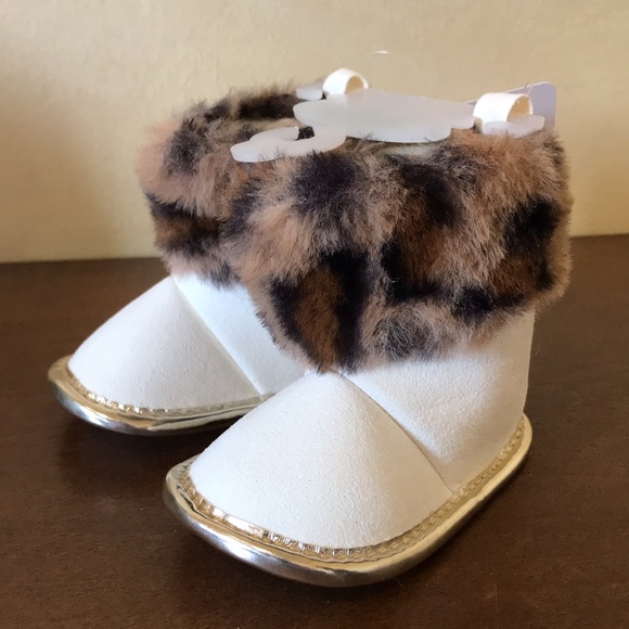 2/$15 Little Me Baby Size 1, Months Faux Fur Suede Winter Booties NEW - Picture 5 of 6